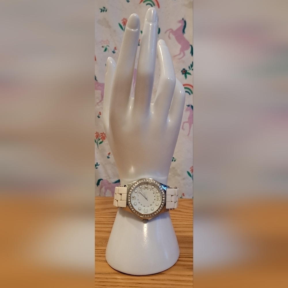 Vintage Y2K Marc Jacobs MBM2535 White Neutral Casual Watch Jewelry w/ Bling